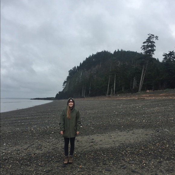 Meet your Posher, Kelsey - Picture 1 of 1